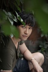 高清组图：满江新专辑封面照曝光 尽显熟男魅力