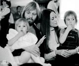 组图：女神朱莉心中的女神 其母珍贵旧照曝光