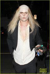 组图:群星惊悚亮相万圣节派对莱昂纳多变蒙面人