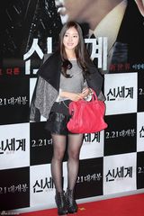 高清图：李政宰新片试映 宋智孝河智苑红毯斗艳