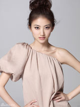 幻灯图：景甜上演甜蜜诱惑 时尚大片颇具潮人风范