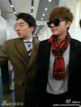 组图：李敏镐现身武汉 疯狂粉丝挤倒200斤记者