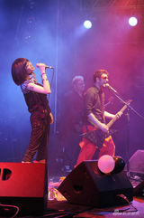 高清：简迷离首唱会张亚东助阵 立体呈现摇滚仙境