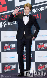 组图：EXO打造真人秀节目 帅气亮相卖萌耍宝