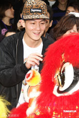 幻灯：陈冠希台北开店六月复出 称不知Lucas是谁