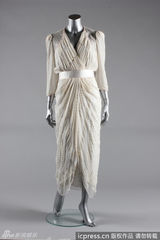 组图：戴妃生前10套经典礼服拍出800万天价