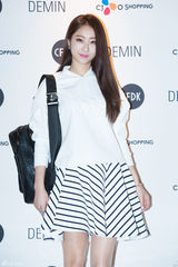 独家：韩星车艺莲高雅拉等优雅亮相首尔时装周