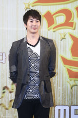 组图：《金子》发布 韩智慧携手延政勋谈情