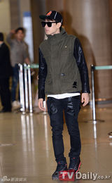 组图：SJ与INFINITE等结束雅加达公演亮相机场