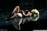 幻灯图：Lady Gaga纽约巡演 血染舞台暴力升级  