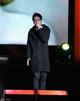 高清图：第1届首尔文化艺术大奖李秉宪孙艺珍获殊荣