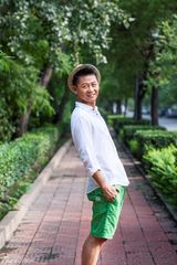 组图：李健清新绿色写真笑容朴实乐观