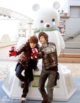 幻灯图：BOBO东京塔上演“全球热恋”