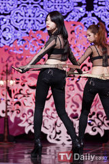 组图：SHINee新曲夺冠叠罗汉 Rania镂空装惹火