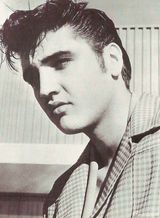 组图：猫王去世34周年 粉丝争相模仿摇滚之王