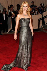 高清组图：纽约大都会庆典 克莱尔-丹尼丝秀曲线