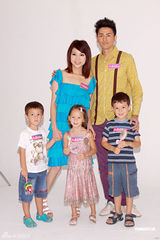 幻灯图：黄婉曼拍形象广告 暂未打算组织小家庭 