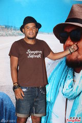 高清图：张震岳香港开唱民族风 谢安琪等助阵