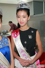 组图：港姐三甲出炉 获奖佳丽首见媒体