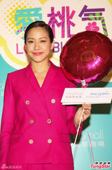 组图：辣妈林嘉欣强调已封肚 欲带女儿慈善探访