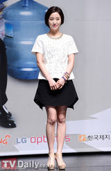 组图：赵权宣传《职场之神》 金惠秀就抄袭致歉