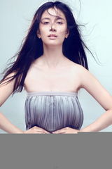 组图：王笛香肩微露温婉妩媚