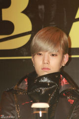 组图：韩男团BAP为巡演香港站准备特别舞台