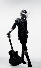 组图：雅Miyavi写真集锦 视觉系装扮华丽唯美