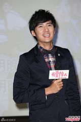 组图：宥胜李运庆感情好 女主角靠边站