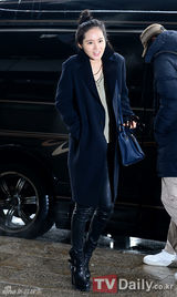 组图：韩星韩佳人赴日宣传《月亮怀抱太阳》