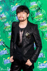 原创音乐榜周笔畅揽三项大奖 周杰伦提携师妹