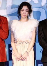 高清图：郑丽媛刘海镇等出席《与敌同寝》发布会