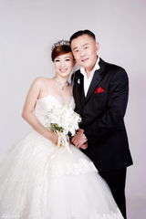 高清组图：独家曝光周立波与太太胡洁精美婚纱照