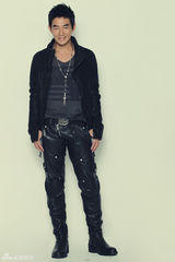 组图：任贤齐首推春日写真活力四射