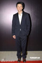 组图：韩庚帅气出席颁奖礼 现场热舞俊逸非凡