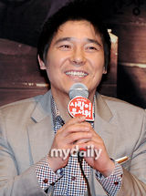 组图：林昌正金奎丽出席新片《害怕爱情》媒体首映