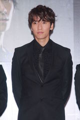 组图：w-inds.来港举行发布会 感谢粉丝接机