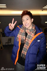 高清组图：SJ-M南京歌友会火爆 成员秀剪刀手