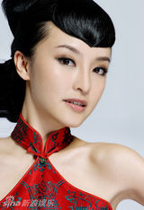 高清图：卢思思拍拜年写真 性感宝贝可爱撩人