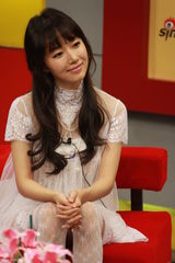 组图：韩星李贞贤做客 曝与SJ希澈2AM赵权友情