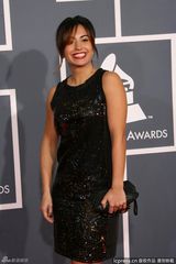 组图：格莱美红毯群星纷纷亮相星光熠熠