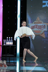 组图：董璇节目中展独门舞技 切磋武艺讲述粉丝心情