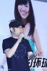 组图：云朵加盟环球音乐 恩师刀郎站台力挺爱徒