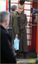 组图：基德曼新片造型曝光 俏皮短发配帅气风衣