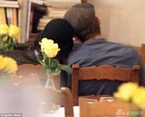 组图：阿什顿-库彻与米拉-库尼斯上演“爱在罗马”