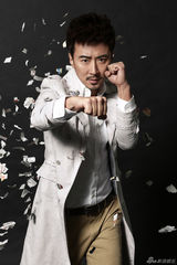 组图：高梓淇型男写真 动感风衣尽显真男人魅力