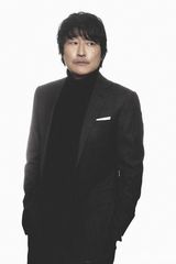 组图：《雪国列车》主创拍写真 宋康昊男人味足