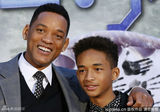 组图：威尔-史密斯携14岁幼子做宣传大秀父子情