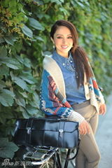 组图：董璇挑战混搭复古风 全新大片展露个性魅力