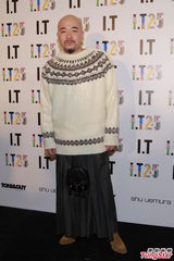 组图：梁朝伟张家辉碰头不聊金马奖